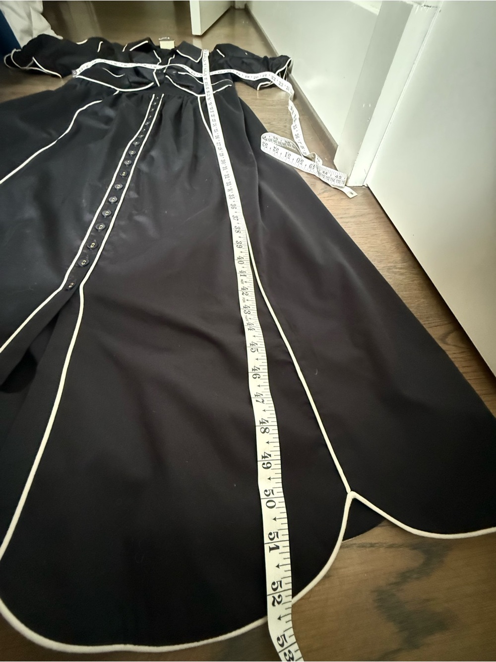 Farm Rio Twisted Cotton Midi Dress with white piping and scalloped hem line. M. - Picture 11 of 11